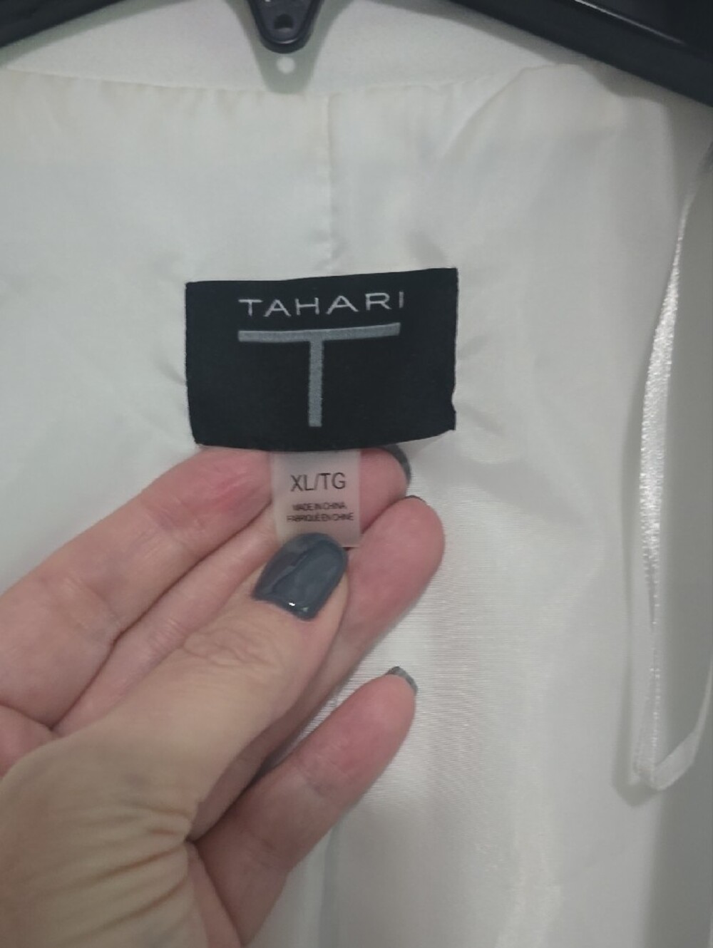 Never Worn! Tahari White Open-Front Roll-Sleeve Blazer - Picture 2 of 5